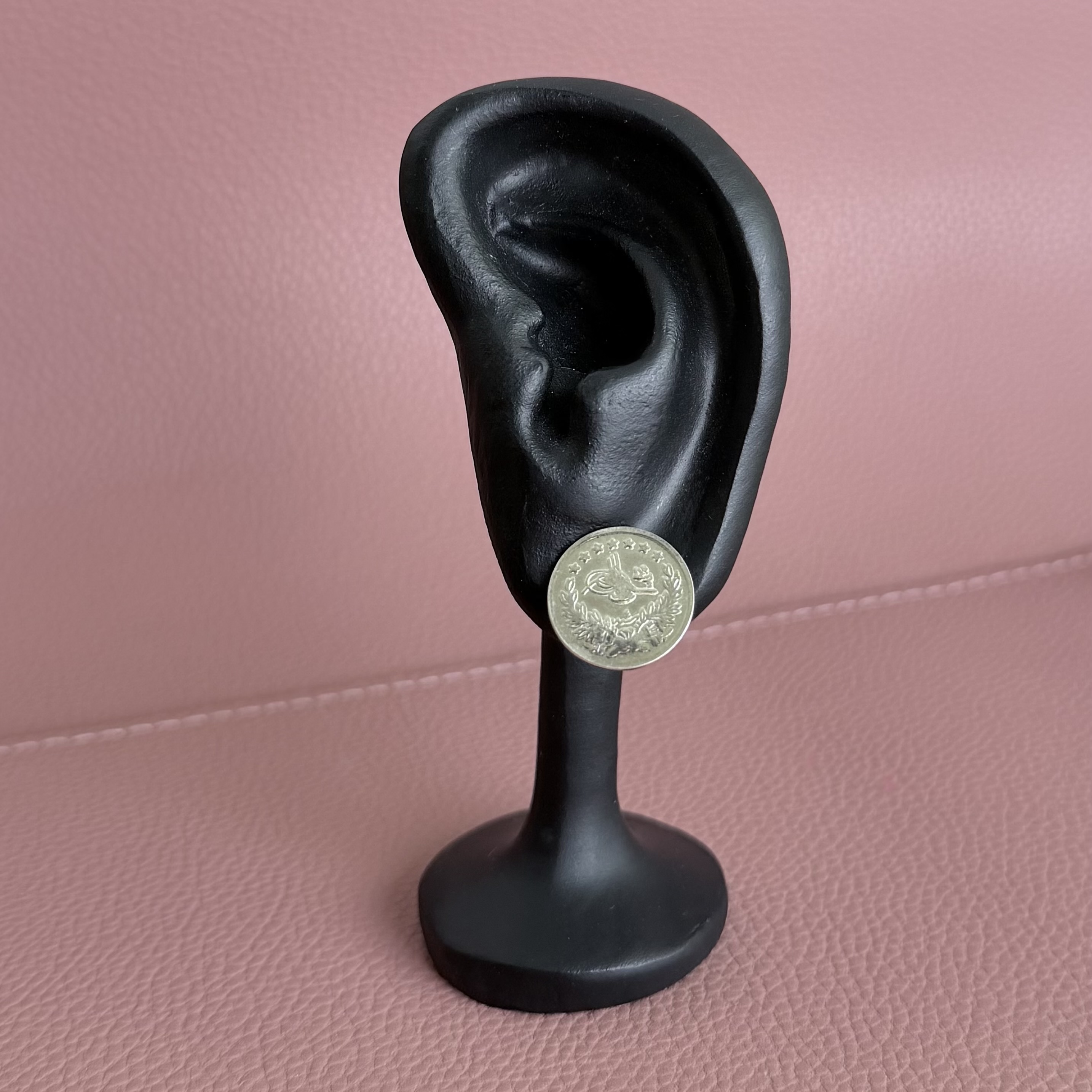 Half Lira Earings ( medical clip )