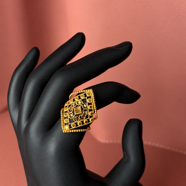 Elegant Ring 